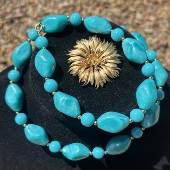 CROWN TRIFARI Brushed Gold Flower Brooch/TRIFARI TM Blue Bead Necklace SET